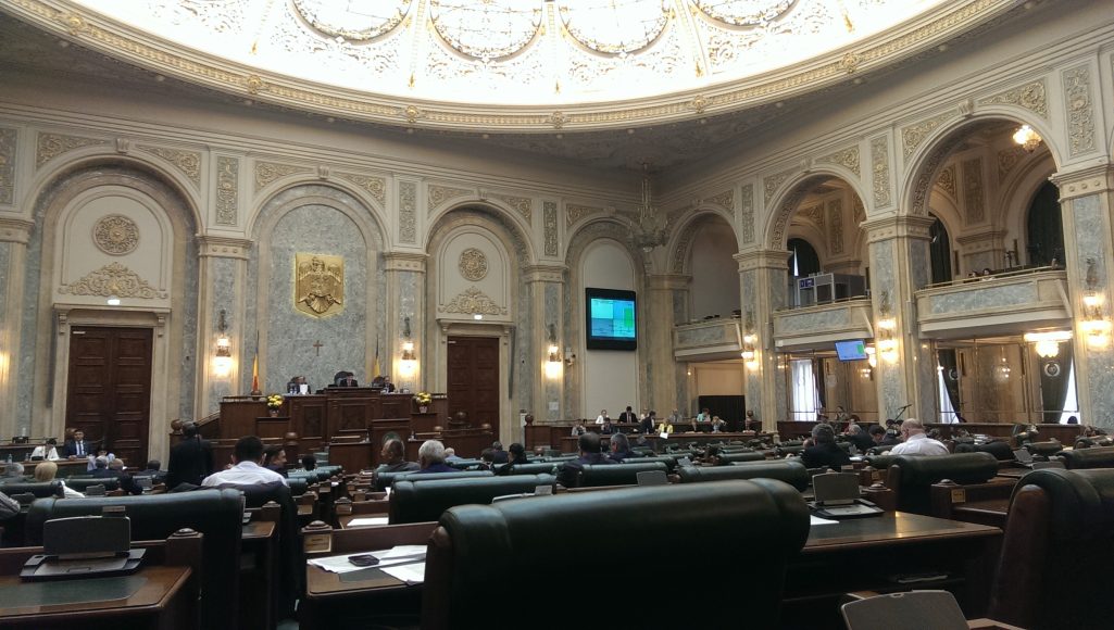 Astăzi, Senatul a adoptat proiectul meu legislativ care va ajuta milioane de români, punând punct creșterii ratelor lunare la bănci datorate fluctuațiilor cursului de schimb valutar