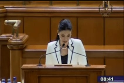 Declaratia politica: „Conversia creditelor in moneda nationala si legea insolventei persoanelor fizice: doua proiecte care vor schimba structura relatiei romanilor cu bancile”.
