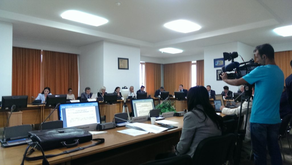 Inițiativa mea legislativă privind conversia creditelor a fost astăzi în dezbaterea Comisiei pentru buget, finanțe și bănci pentru raport