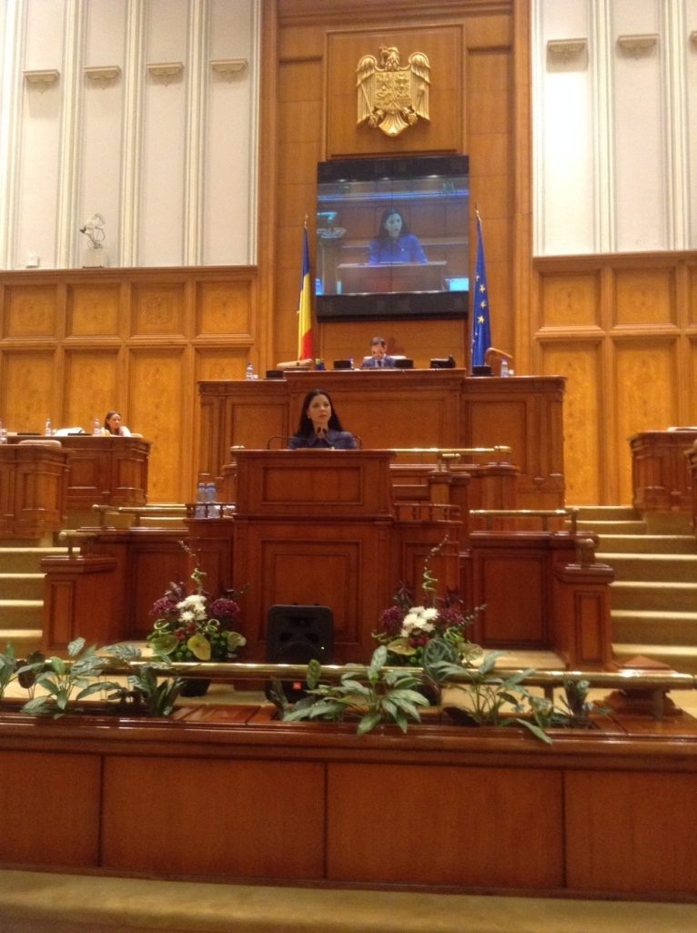 Așa cum România a avut nevoie de un alt model economic și social, o Românie Puternică în Europa și în lume are nevoie de un alt model de președinte și un alt mod de a face politică. Atunci când în joc este viitorul nostru ca națiune, este nevoie de o a doua Mare Unire a românilor!