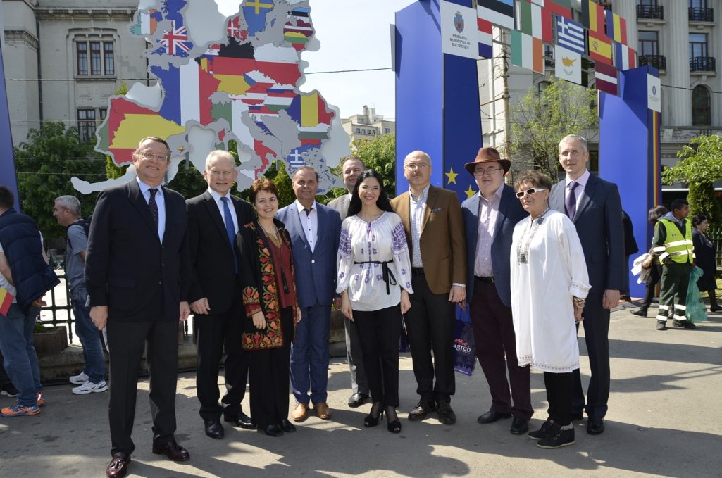Piaţa Statelor Membre ale UE în Parcul Cişmigiu