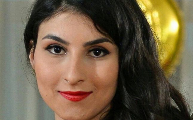 Felicitări Teodorei Șelaru, tânăra din Huși (jud.Vaslui), care a fost prima admisă la Facultate de Drept din București