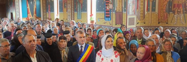 Sfinţirea bisericii cu hramurile “Sfinţii Împăraţi Constantin şi Elena” şi “Sfântul Mucenic Gheorghe” din satul Grăjdeni