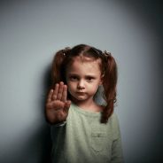 4 iunie – Ziua internațională a copiilor victime ale agresiunii