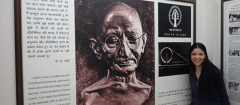 2 octombrie – nașterea lui Mahatma Gandhi și Ziua internațională a non-violenței
