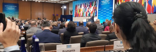 Președintele SUA, Donald Trump, susținând discursul în cea de-a doua sesiune plenară „Coaliția anti-ISIL în 2019” – reuniunea Coaliției globale anti-ISIL/Daesh (Washington DC)