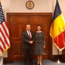 Atragerea investițiilor americane, securitatea energetică și aderarea României la OCDE, temele principale abordate în întrevederea Anei Birchall cu Wilbur Ross, Secretarul Comerţului al SUA