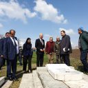 Vandalizarea celor peste 70 de monumente funerare din Cimitirul Evreiesc din Huși reprezintă un gest profund regretabil la adresa victimelor şi supravieţuitorilor Holocaustului