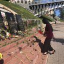 Depunerea de flori la Memorialul Eroilor Revoluției Demnității la Kiev, în Ucraina